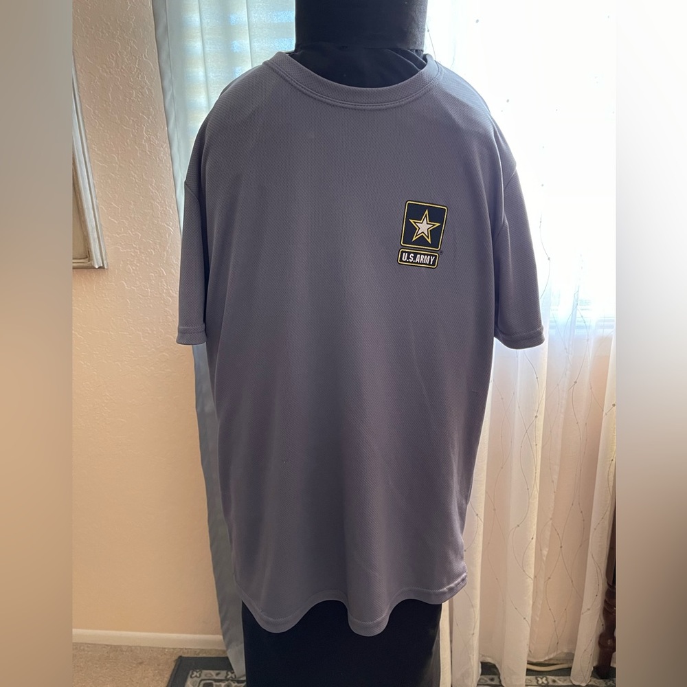 Army official short sleeve athletic top. Size M. Gray.